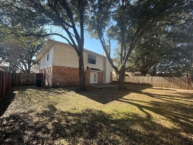 5315 Faireast Court, Arlington, TX 76018