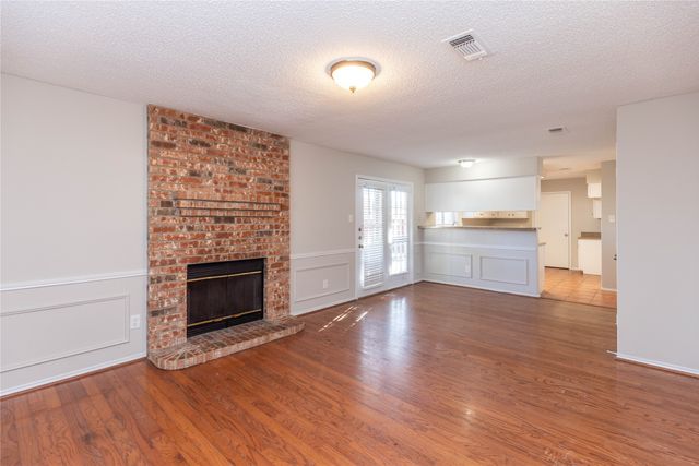 5315 Faireast Court, Arlington, TX 76018