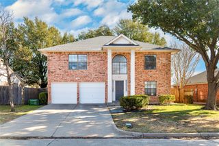 5315 Faireast Court, Arlington, TX 76018