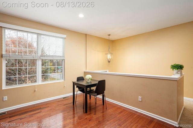 27844 Hopkins Drive, Novi, MI 48377