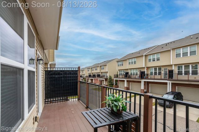 27844 Hopkins Drive, Novi, MI 48377