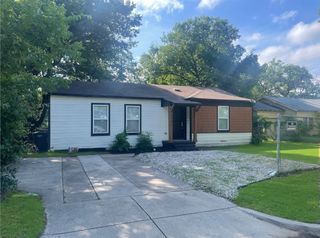 2301 Garrison Avenue, Fort Worth, TX 76105