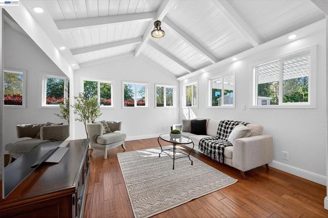 7326 Hillsdale Dr, Pleasanton, CA 94588