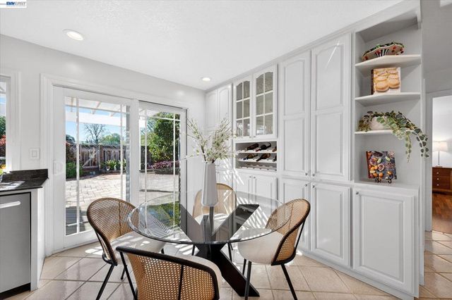 7326 Hillsdale Dr, Pleasanton, CA 94588