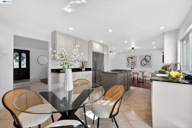 7326 Hillsdale Dr, Pleasanton, CA 94588