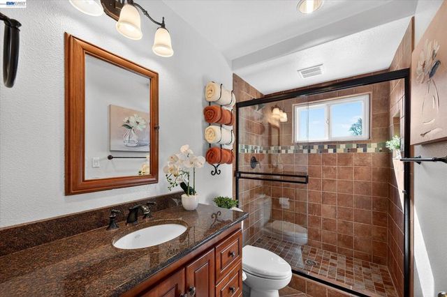 7326 Hillsdale Dr, Pleasanton, CA 94588