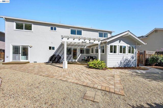 7326 Hillsdale Dr, Pleasanton, CA 94588