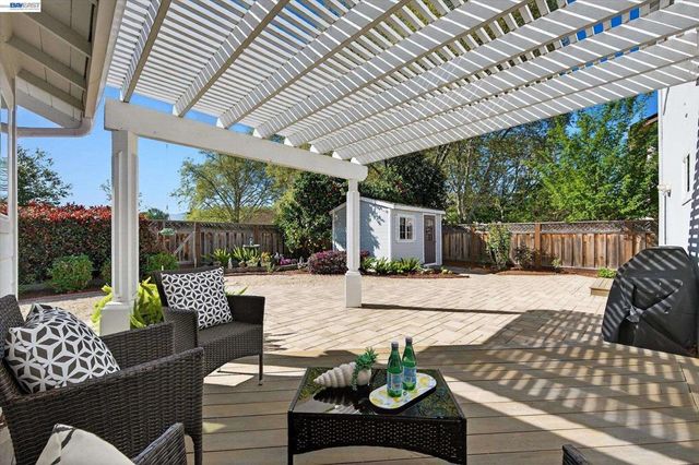 7326 Hillsdale Dr, Pleasanton, CA 94588