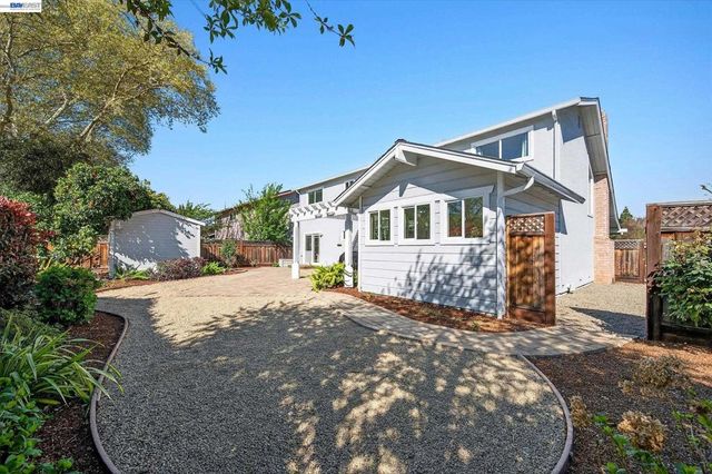 7326 Hillsdale Dr, Pleasanton, CA 94588