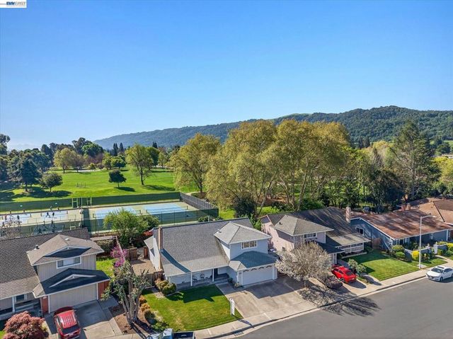 7326 Hillsdale Dr, Pleasanton, CA 94588