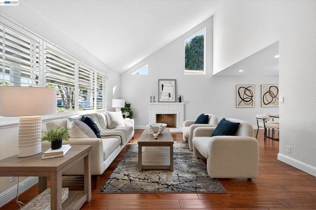 7326 Hillsdale Dr, Pleasanton, CA 94588