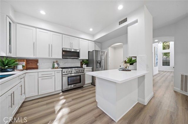 18 Broadleaf, Irvine, CA 92612