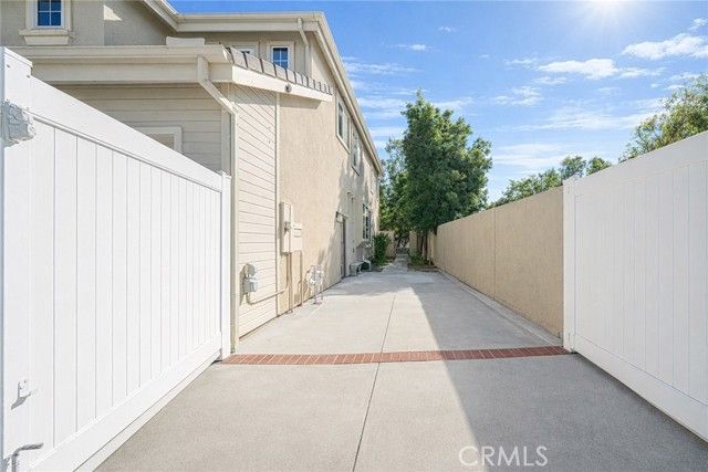 18 Broadleaf, Irvine, CA 92612