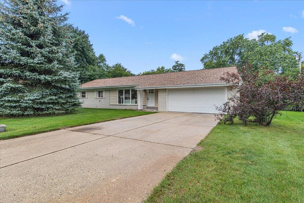 8048 N Greenview COURT, Brown Deer, WI 53223