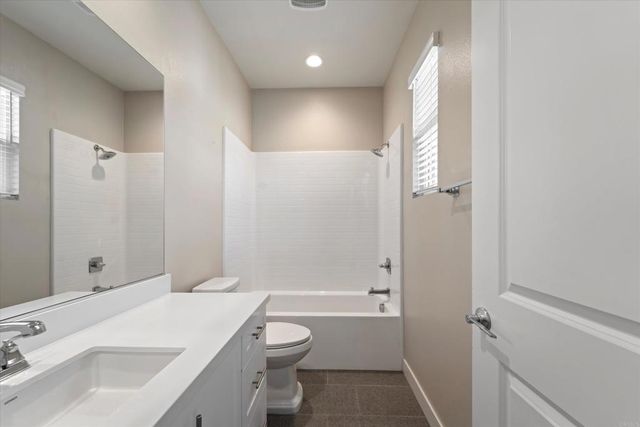 4358 Saint Cloud Way 2, Oceanside, CA 92056
