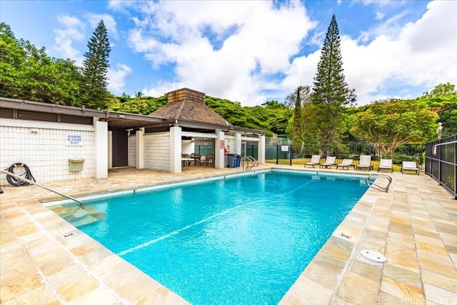 98-500 Koauka Loop 1K, Aiea, HI 96701
