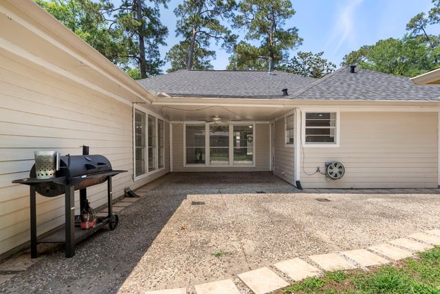 748 Talmalge Hall Drive, Conroe, TX 77302
