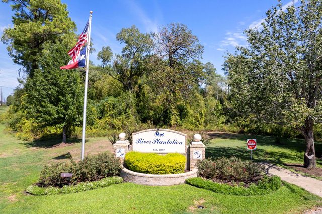 748 Talmalge Hall Drive, Conroe, TX 77302