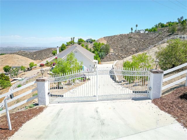 20948 Onaknoll Drive, Lake Mathews, CA 92570