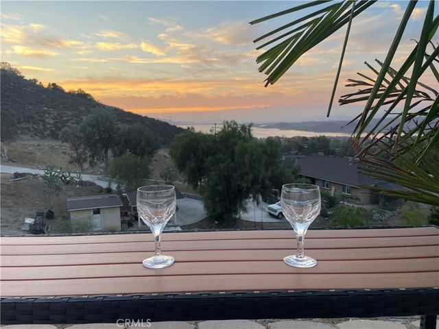 20948 Onaknoll Drive, Lake Mathews, CA 92570