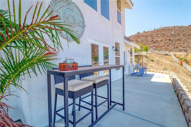 20948 Onaknoll Drive, Lake Mathews, CA 92570