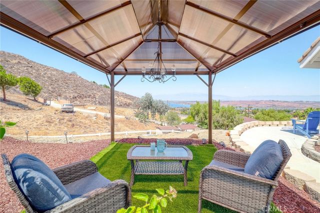 20948 Onaknoll Drive, Lake Mathews, CA 92570