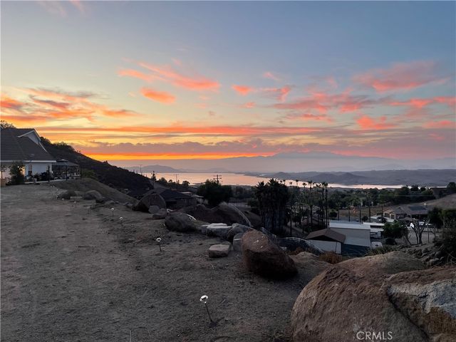 20948 Onaknoll Drive, Lake Mathews, CA 92570