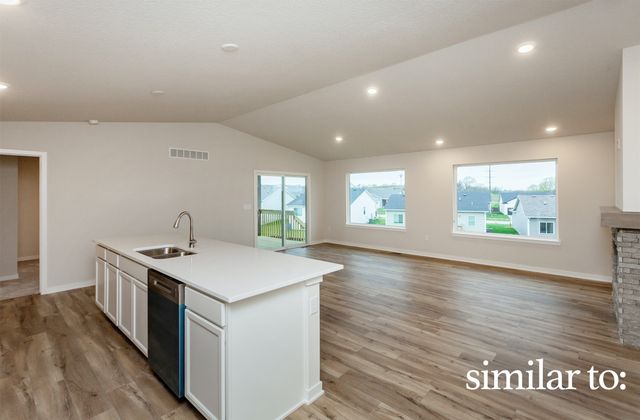 8208 Mahon Court, Johnston, IA 50131