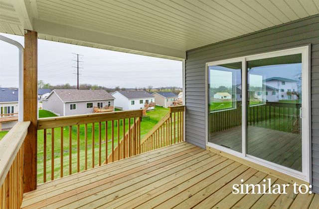 8208 Mahon Court, Johnston, IA 50131