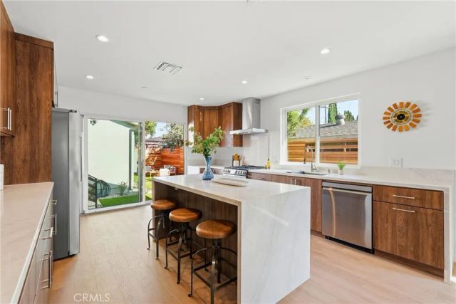 1710 Phillips Way, Los Angeles, CA 90042