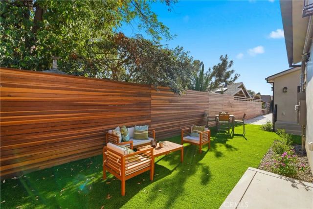 1710 Phillips Way, Los Angeles, CA 90042