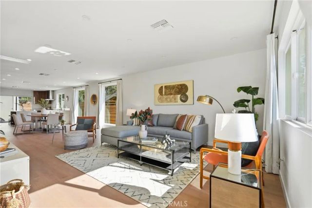 1710 Phillips Way, Los Angeles, CA 90042