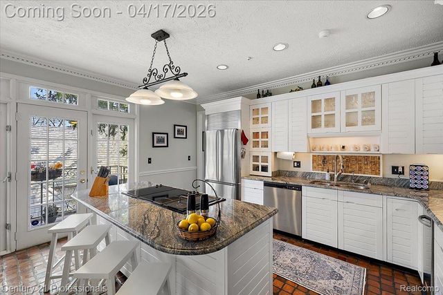 5423 Bristol Parke Drive, Independence Charter Township, MI 48348