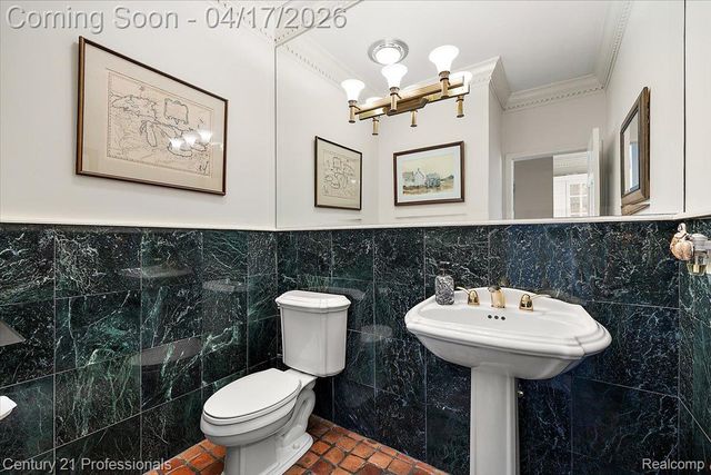 5423 Bristol Parke Drive, Independence Charter Township, MI 48348