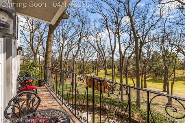 5423 Bristol Parke Drive, Independence Charter Township, MI 48348