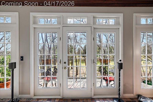 5423 Bristol Parke Drive, Independence Charter Township, MI 48348