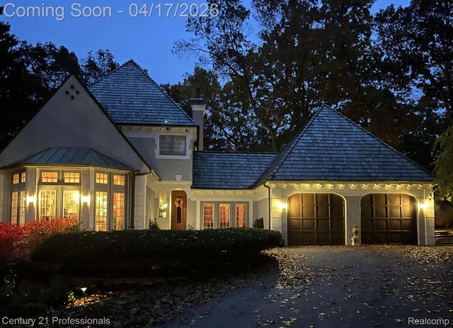 5423 Bristol Parke Drive, Independence Charter Township, MI 48348