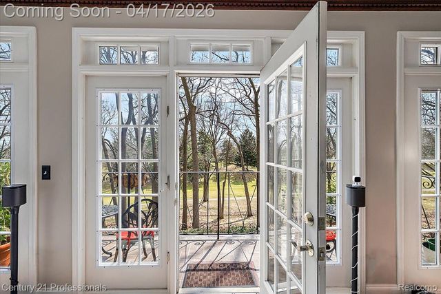 5423 Bristol Parke Drive, Independence Charter Township, MI 48348