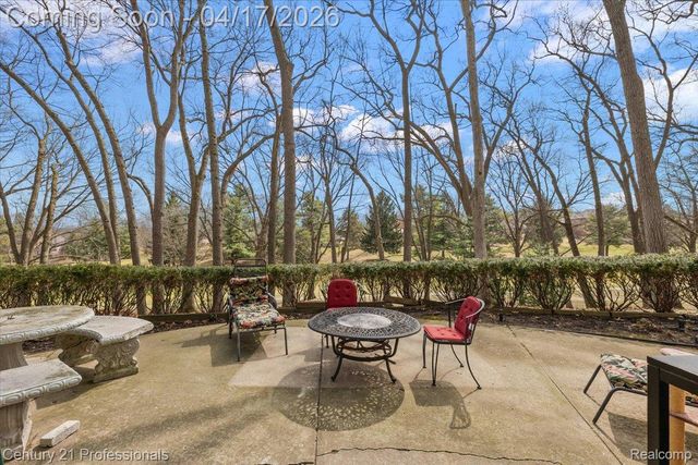 5423 Bristol Parke Drive, Independence Charter Township, MI 48348