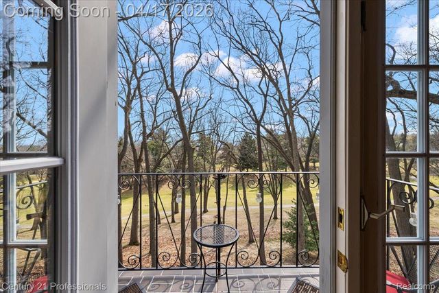 5423 Bristol Parke Drive, Independence Charter Township, MI 48348