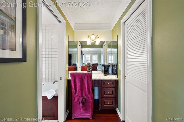 5423 Bristol Parke Drive, Independence Charter Township, MI 48348