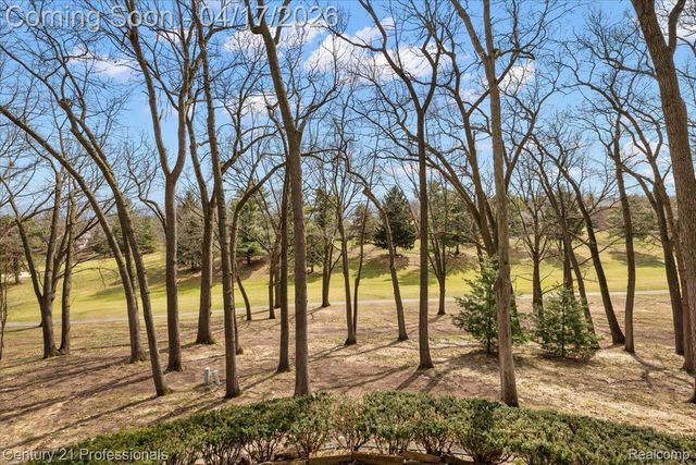 5423 Bristol Parke Drive, Independence Charter Township, MI 48348