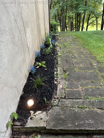 5423 Bristol Parke Drive, Independence Charter Township, MI 48348