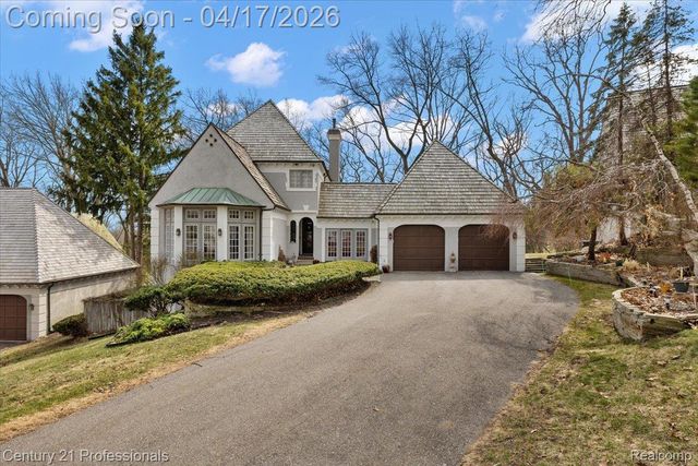 5423 Bristol Parke Drive, Independence Charter Township, MI 48348