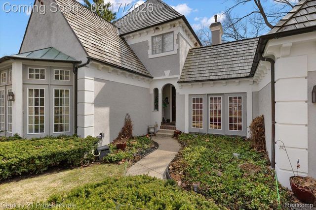 5423 Bristol Parke Drive, Independence Charter Township, MI 48348