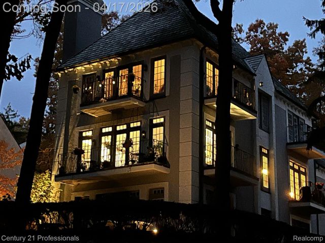 5423 Bristol Parke Drive, Independence Charter Township, MI 48348