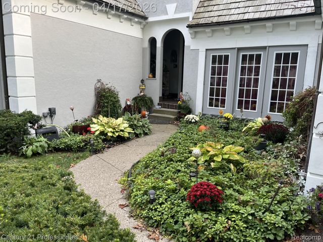 5423 Bristol Parke Drive, Independence Charter Township, MI 48348