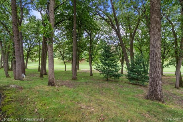 5423 Bristol Parke Drive, Independence Charter Township, MI 48348