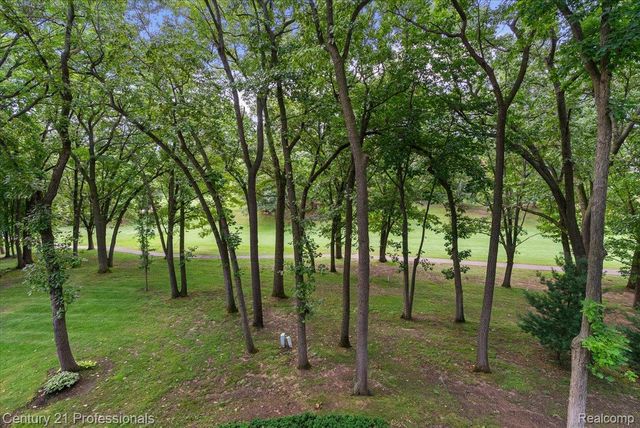 5423 Bristol Parke Drive, Independence Charter Township, MI 48348