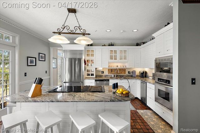 5423 Bristol Parke Drive, Independence Charter Township, MI 48348